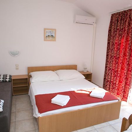 Apartments Ostrea - Mimoza Novalja Εξωτερικό φωτογραφία