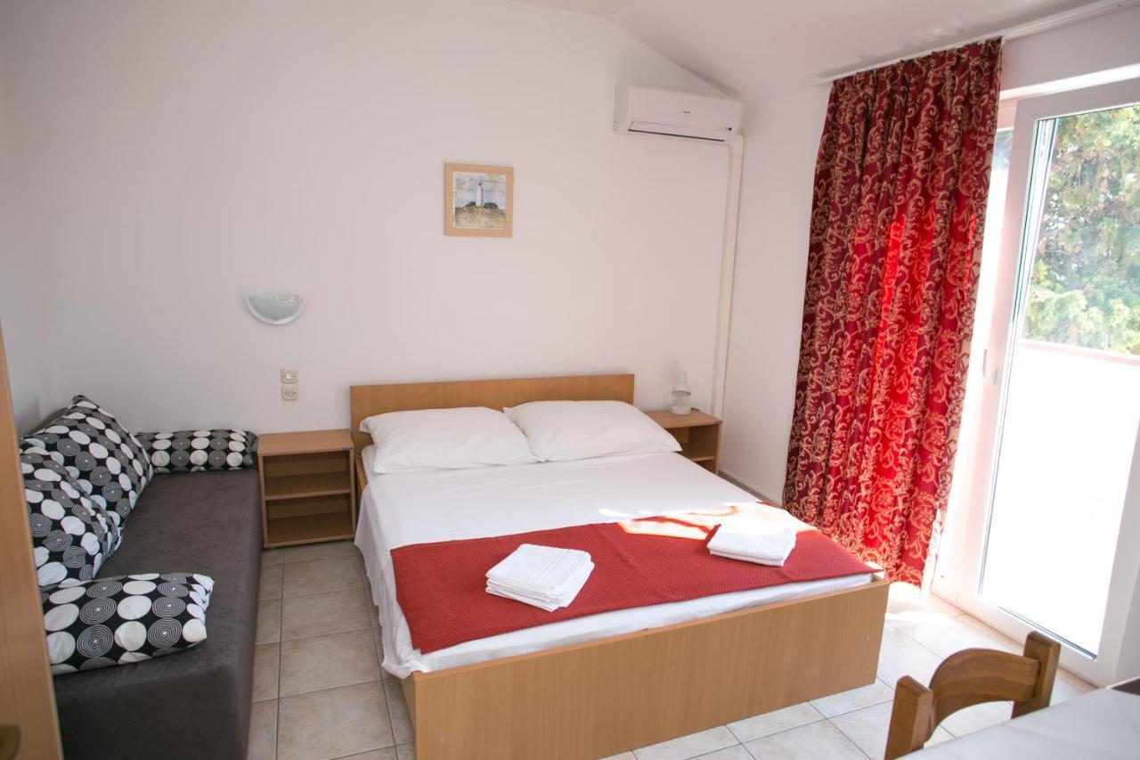 Apartments Ostrea - Mimoza Novalja Εξωτερικό φωτογραφία
