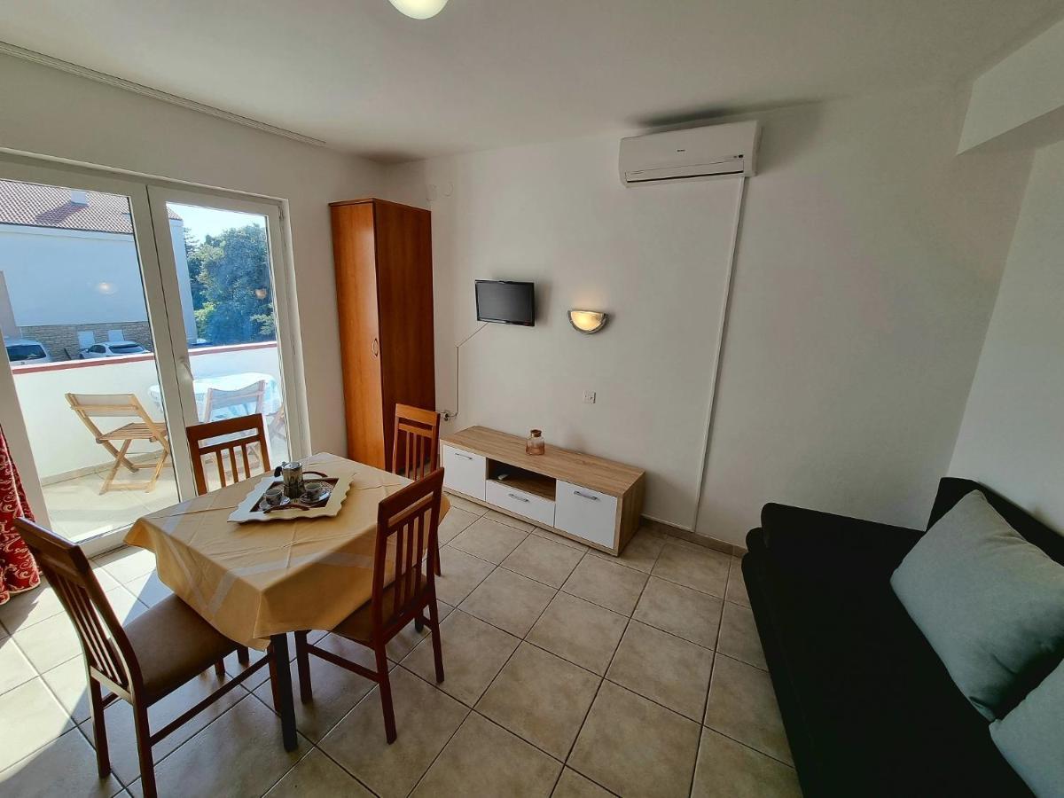 Apartments Ostrea - Mimoza Novalja Εξωτερικό φωτογραφία