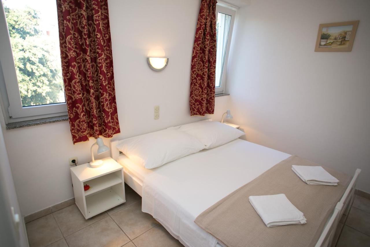 Apartments Ostrea - Mimoza Novalja Εξωτερικό φωτογραφία