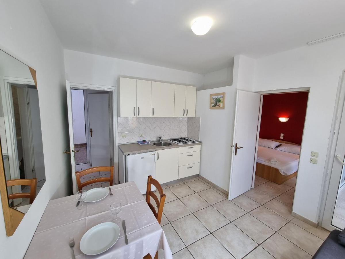 Apartments Ostrea - Mimoza Novalja Εξωτερικό φωτογραφία