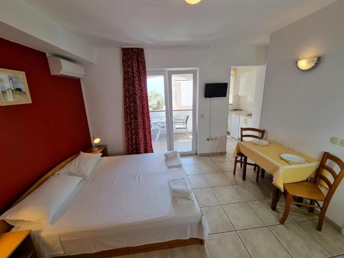 Apartments Ostrea - Mimoza Novalja Εξωτερικό φωτογραφία